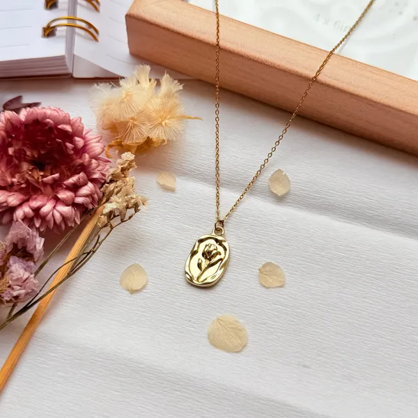 Golden_Anti_Tarnish_Rose_Locket